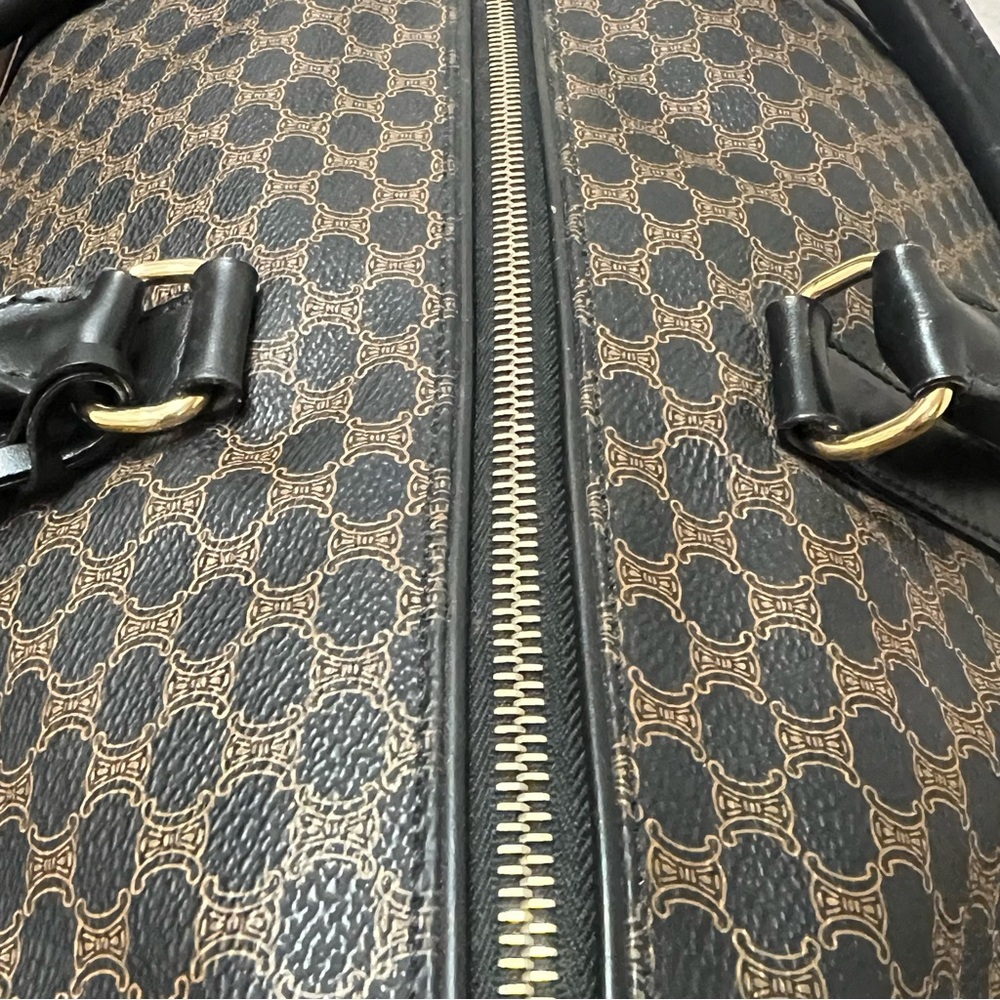 ✅AUTHENTIC⭐️ CELINE ⭐️ Boston Travel 🧳 Bag! Unisex & multi use Luxury item - Picture 6 of 13